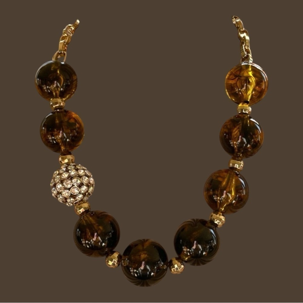 Amber colored lucite necklace,with rhinestones, matching pierced dangle earrings - Picture 4 of 8